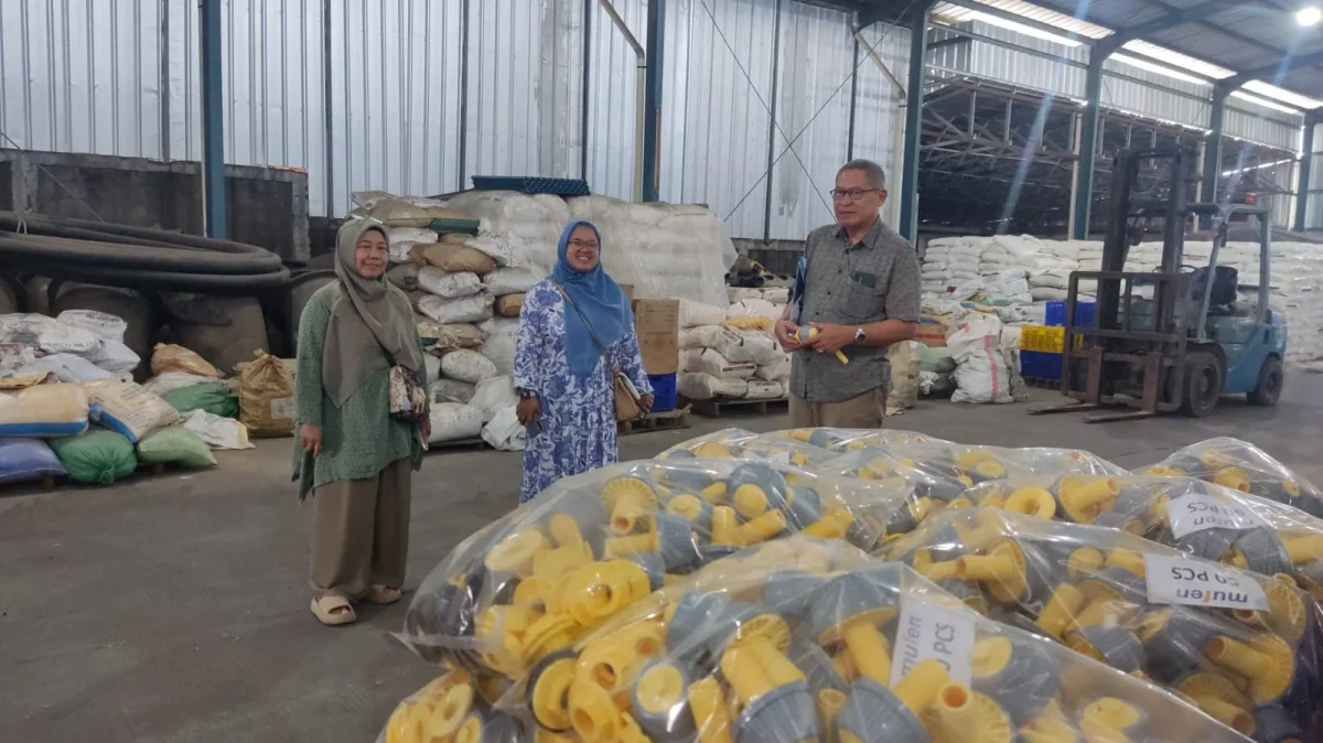 Kunjungan Calon Mitra ke Pabrik PT Intan Pertiwi Nusantara – Bantar Gebang