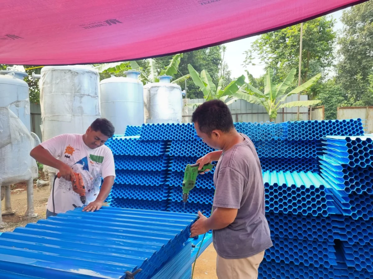 Proses Perakitan Tube Settler PVC untuk Sistem Klarifikasi Air